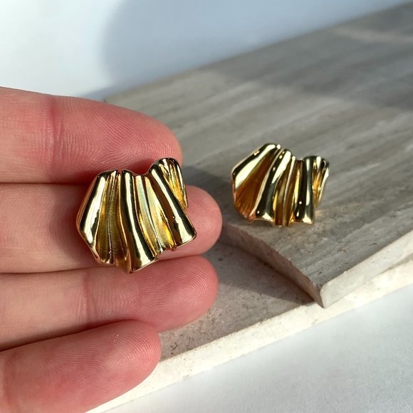 NEW~ Anthropologie Folded Gold Post Earrings - Picture 5 of 9